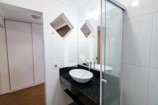 Banheiro da Suíte 1 de casa à venda com 3 quartos, 150m² em Parque Jabaquara, São Paulo