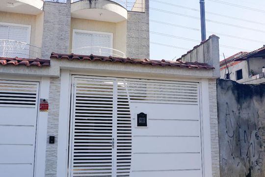 Fachada de casa para alugar com 3 quartos, 140m² em Vila Frugoli, São Paulo