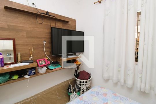 Quarto 2 de casa para alugar com 3 quartos, 120m² em Vila Nilo, São Paulo