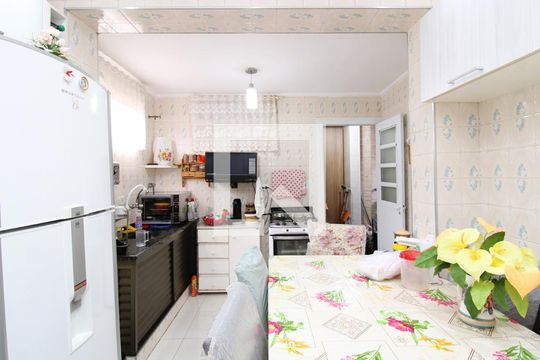 Cozinha de casa para alugar com 3 quartos, 120m² em Vila Nilo, São Paulo