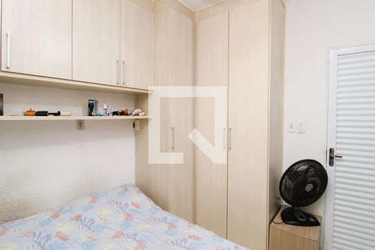 Quarto 2 de casa para alugar com 3 quartos, 120m² em Vila Nilo, São Paulo