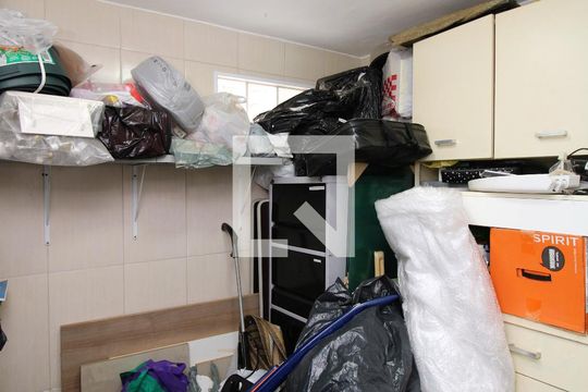 Quarto de Serviço de casa para alugar com 3 quartos, 120m² em Vila Nilo, São Paulo