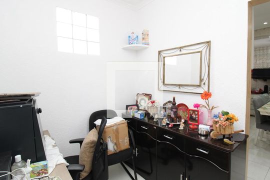 Quarto 1 de casa para alugar com 3 quartos, 120m² em Vila Nilo, São Paulo