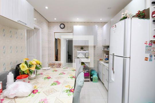 Cozinha de casa para alugar com 3 quartos, 120m² em Vila Nilo, São Paulo