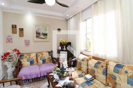 Sala de casa para alugar com 3 quartos, 120m² em Vila Nilo, São Paulo