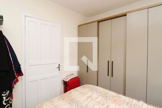 Quarto 3 de casa para alugar com 3 quartos, 120m² em Vila Nilo, São Paulo