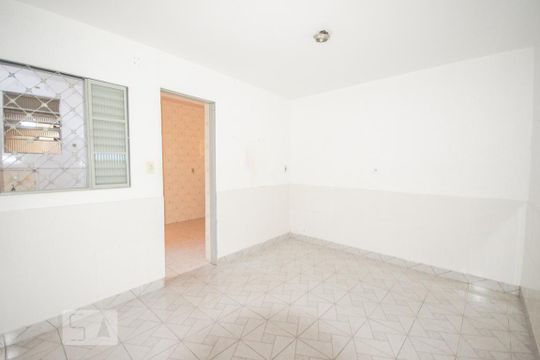 Quarto de casa para alugar com 1 quarto, 70m² em Vila Nilo, São Paulo