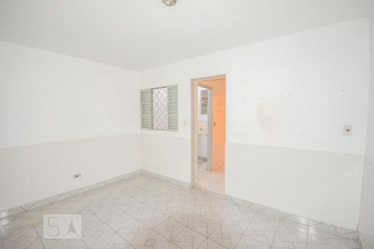 Quarto de casa para alugar com 1 quarto, 70m² em Vila Nilo, São Paulo