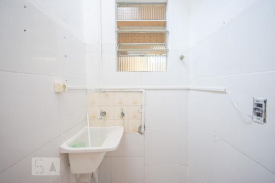 Área de Serviço de casa para alugar com 1 quarto, 70m² em Vila Nilo, São Paulo