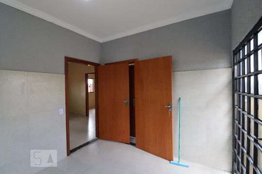 Área de Serviço de kitnet/studio para alugar com 4 quartos, 60m² em Residencial Brisas da Mata, Goiânia