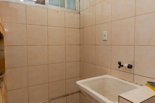 Cozinha, lavanderia com churrasqueira  de apartamento à venda com 2 quartos, 75m² em Cristo Redentor, Porto Alegre