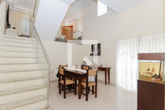 Sala de Jantar de casa à venda com 3 quartos, 200m² em Jardim do Papai, Guarulhos