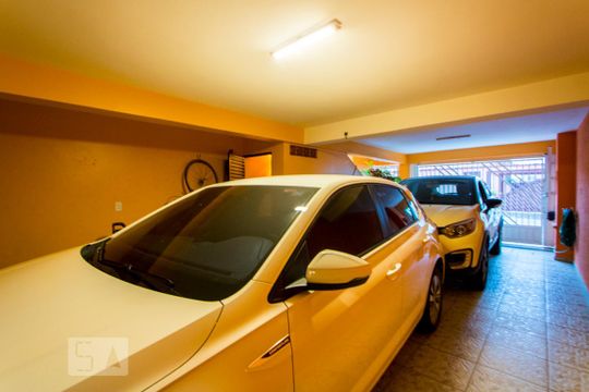 Garagem de casa para alugar com 3 quartos, 218m² em Vila Floresta, Santo André