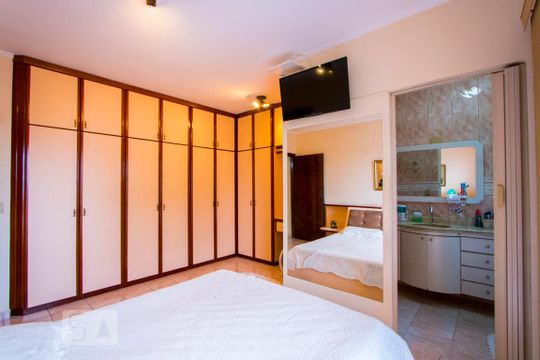Quarto 1 - Suíte de casa para alugar com 3 quartos, 218m² em Vila Floresta, Santo André