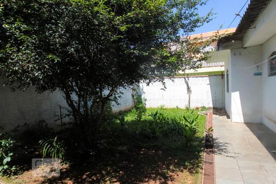 Quintal de casa à venda com 3 quartos, 300m² em Vila Antonieta, São Paulo