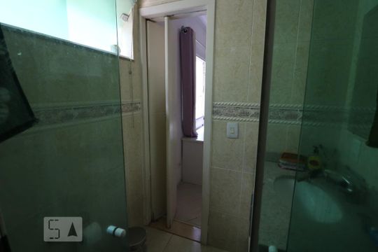 Banheiro suite de casa à venda com 3 quartos, 650m² em Vila Lúcia, São Paulo