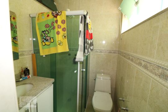 Banheiro suite de casa à venda com 3 quartos, 650m² em Vila Lúcia, São Paulo