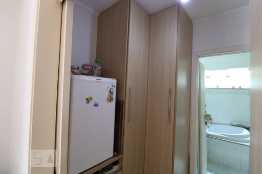 Closet de casa à venda com 3 quartos, 650m² em Vila Lúcia, São Paulo