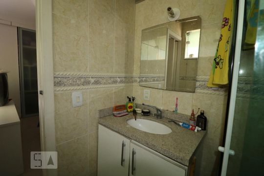 Banheiro suite de casa à venda com 3 quartos, 650m² em Vila Lúcia, São Paulo