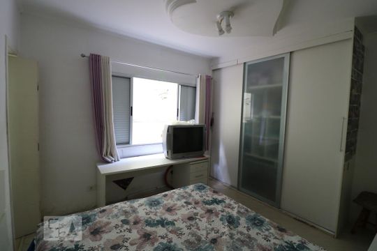 Suite de casa à venda com 3 quartos, 650m² em Vila Lúcia, São Paulo