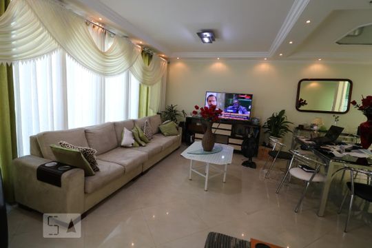 Sala de casa à venda com 3 quartos, 650m² em Vila Lúcia, São Paulo