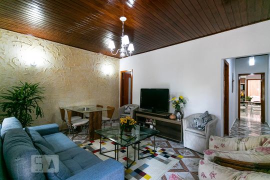 Casa à venda com 3 quartos, 107m² em Vila Bertioga, São Paulo