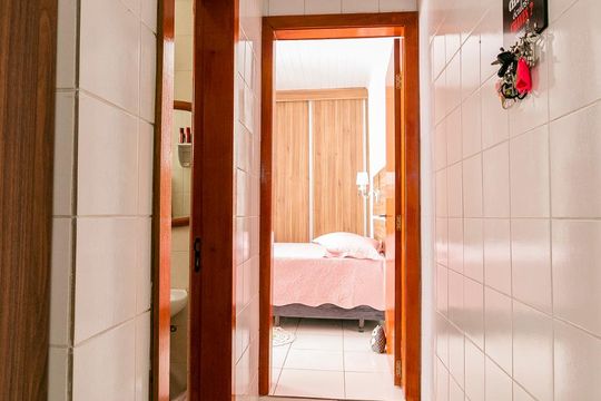 Corredor de casa à venda com 3 quartos, 107m² em Vila Bertioga, São Paulo