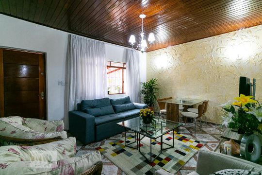Sala de casa à venda com 3 quartos, 107m² em Vila Bertioga, São Paulo