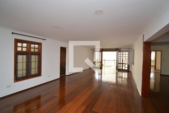 Casa à venda com 5 quartos, 476m² em Vila Galvão, Guarulhos