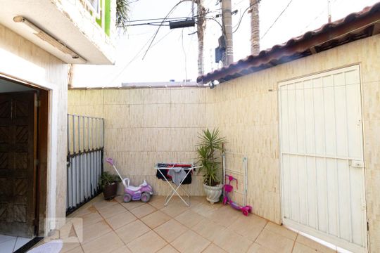 Garagem de casa à venda com 2 quartos, 85m² em Vila Carrão, São Paulo