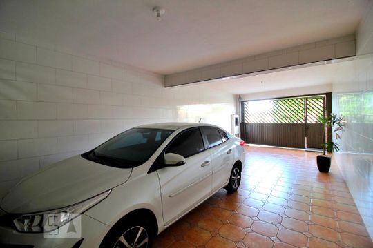 Garagem de casa à venda com 4 quartos, 255m² em Vila Progresso, Santo André