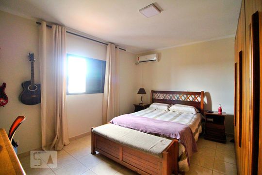 Suíte 1 de casa à venda com 4 quartos, 255m² em Vila Progresso, Santo André