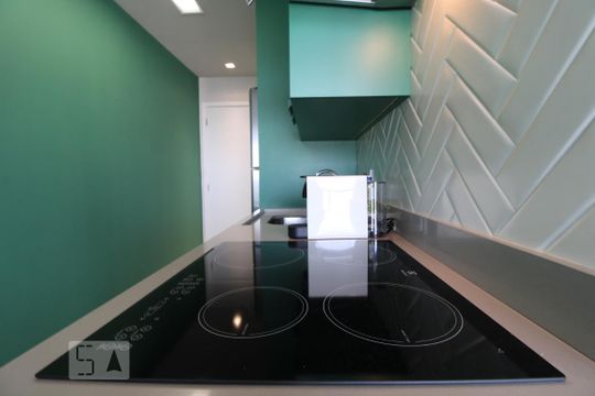 Cozinha de apartamento para alugar com 1 quarto, 58m² em Campo Belo, São Paulo