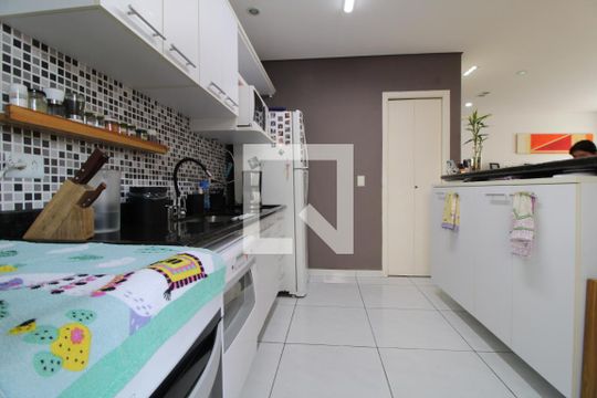 Cozinha de casa à venda com 4 quartos, 211m² em Socorro, São Paulo