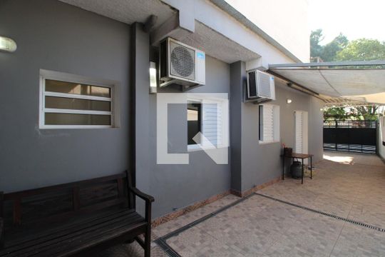 Quintal lateral de casa à venda com 4 quartos, 211m² em Socorro, São Paulo