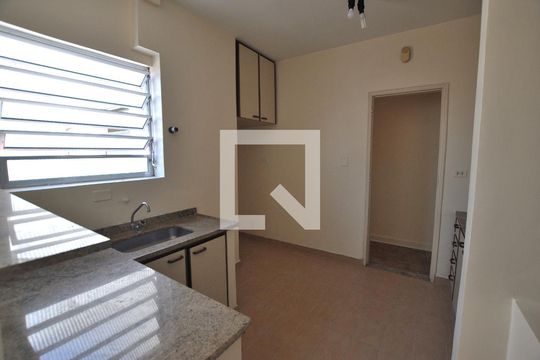 Cozinha de apartamento para alugar com 2 quartos, 55m² em Ipiranga, São Paulo