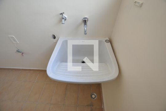 Área de serviço de apartamento para alugar com 2 quartos, 55m² em Ipiranga, São Paulo
