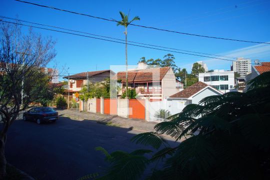 Área comum de casa à venda com 7 quartos, 380m² em Jardim do Salso, Porto Alegre