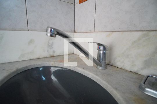 Banheiro de casa à venda com 7 quartos, 380m² em Jardim do Salso, Porto Alegre