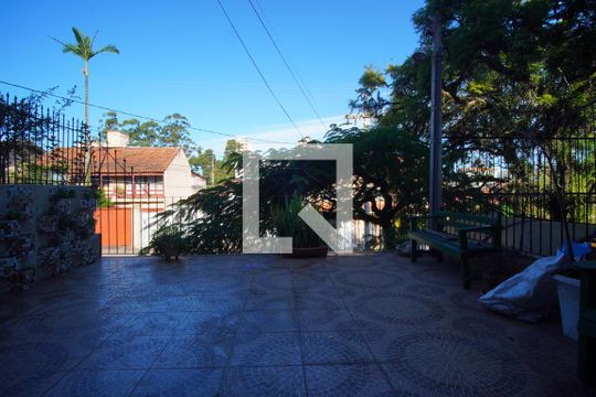 Área comum de casa à venda com 7 quartos, 380m² em Jardim do Salso, Porto Alegre