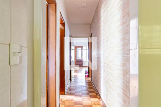 Corredor de casa à venda com 3 quartos, 150m² em Jardim Ipanema, Santo André