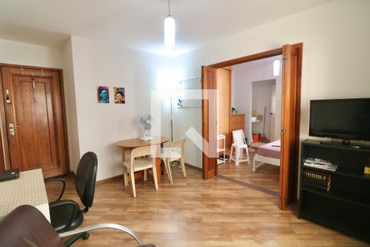 Sala  de apartamento para alugar com 1 quarto, 38m² em Consolação, São Paulo