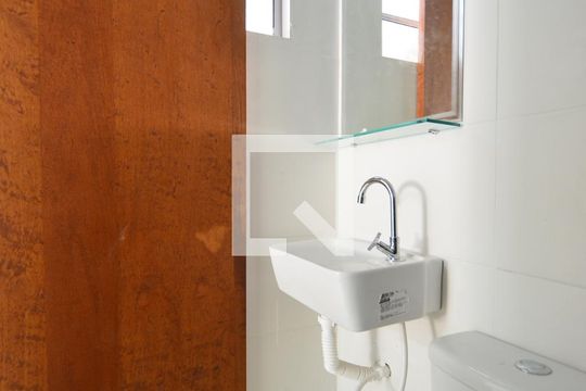 Banheiro de casa para alugar com 1 quarto, 44m² em Vila Guarani (z Sul), São Paulo
