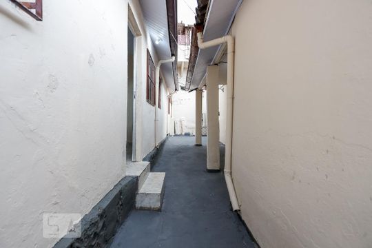 Quintal de casa para alugar com 2 quartos, 90m² em Vila Constança, São Paulo