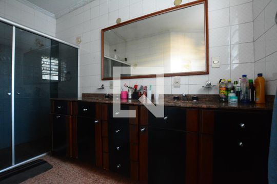 Banheiro 1 de casa para alugar com 4 quartos, 100m² em Irajá, Rio de Janeiro