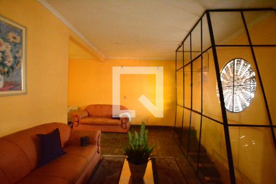 Quarto 2 de casa à venda com 4 quartos, 100m² em Irajá, Rio de Janeiro