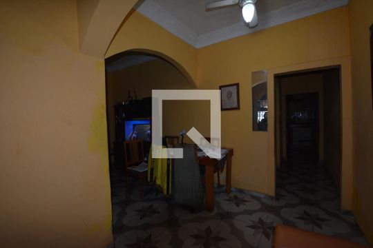 Sala de casa para alugar com 4 quartos, 100m² em Irajá, Rio de Janeiro