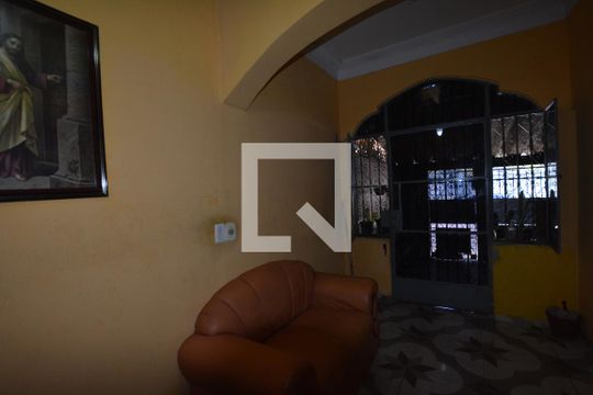 Sala de casa para alugar com 4 quartos, 100m² em Irajá, Rio de Janeiro