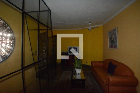 Quarto 2 de casa para alugar com 4 quartos, 100m² em Irajá, Rio de Janeiro