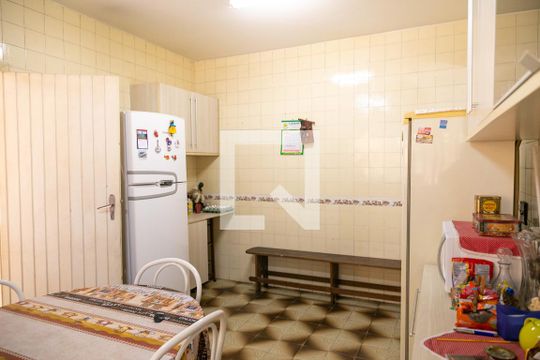 Cozinha de casa à venda com 4 quartos, 143m² em Jardim Frizzo, Guarulhos